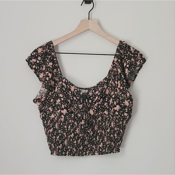 American Eagle Outfitters Tops - New American Eagle Floral Smocked Ruffle Sleeve Blouse Size Medium NWT